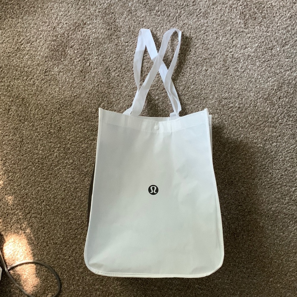 Lululemon Medium Reusable Bag